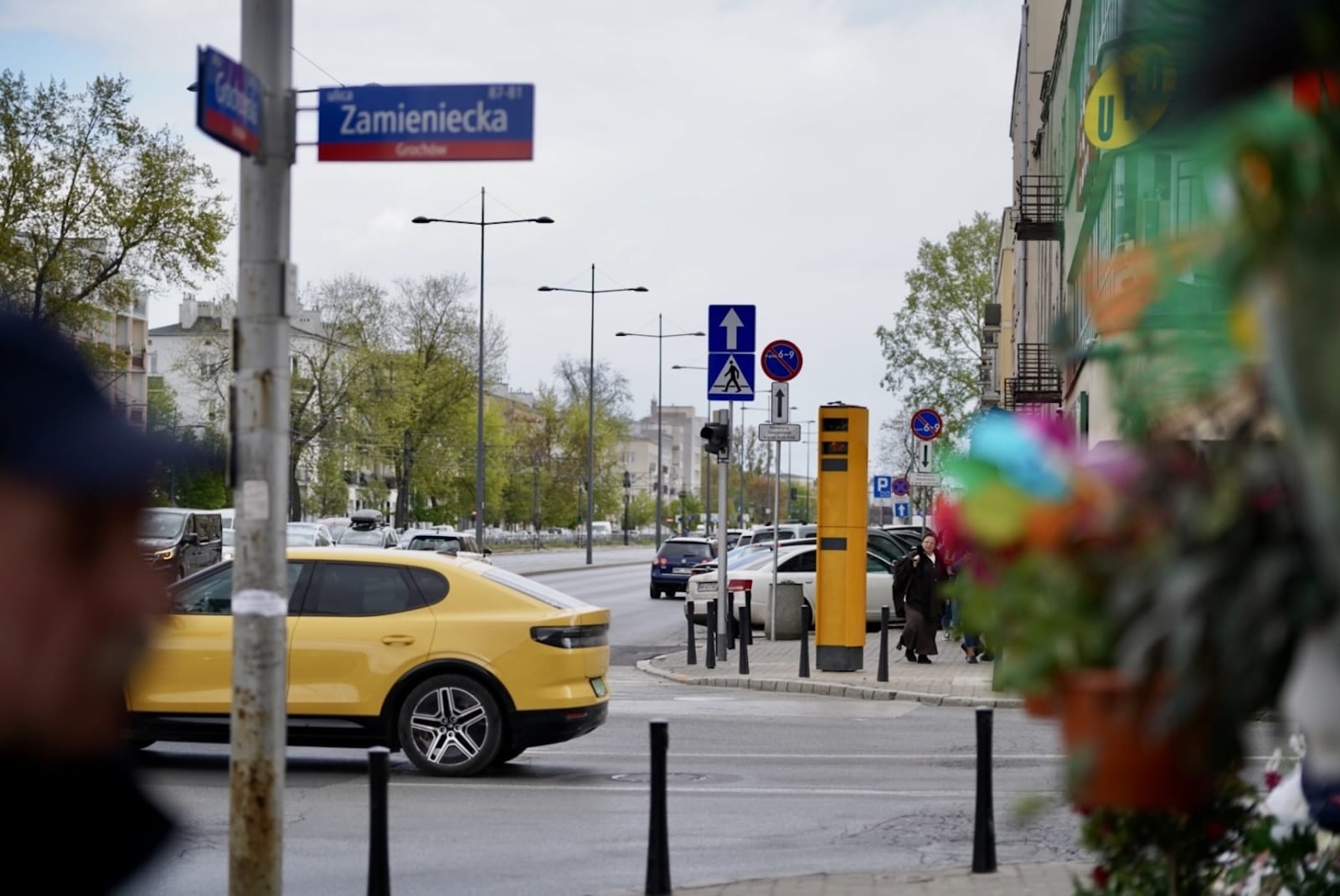 maszt fotoradaru na ul. Zamienieckiej w Warszawie