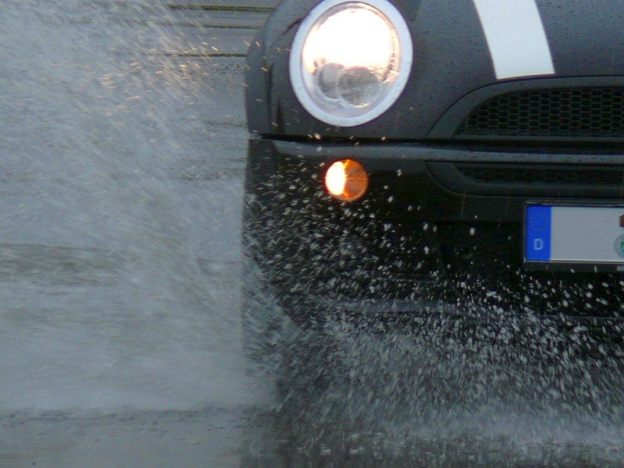 aquaplaning