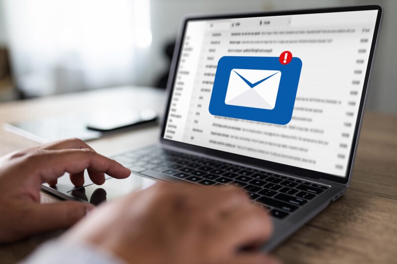 mail poczta elektroniczna komputer