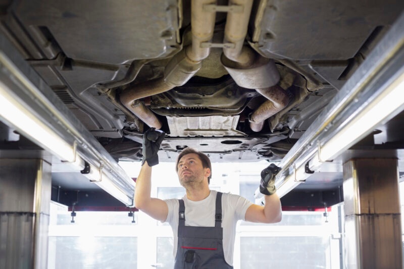 mechanik przegląd podwozie auto