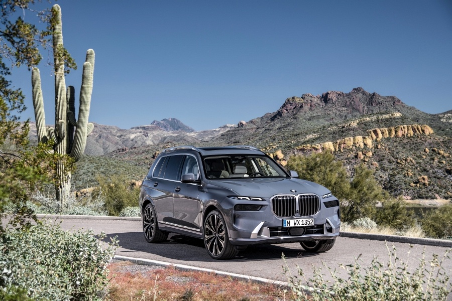 2023 BMW X7