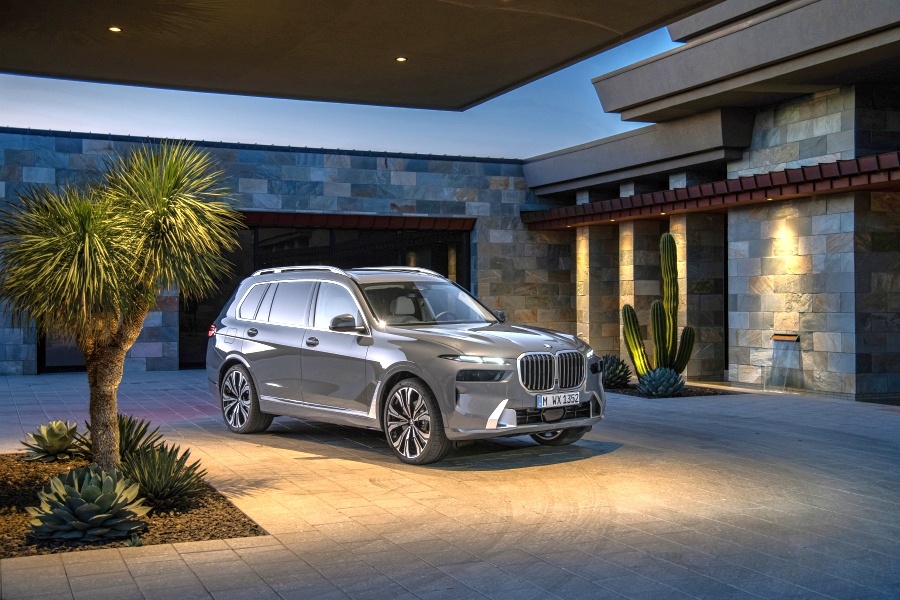 2023 BMW X7