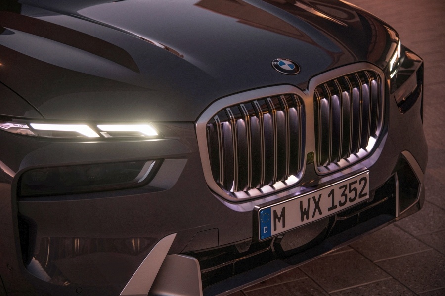 2023 BMW X7