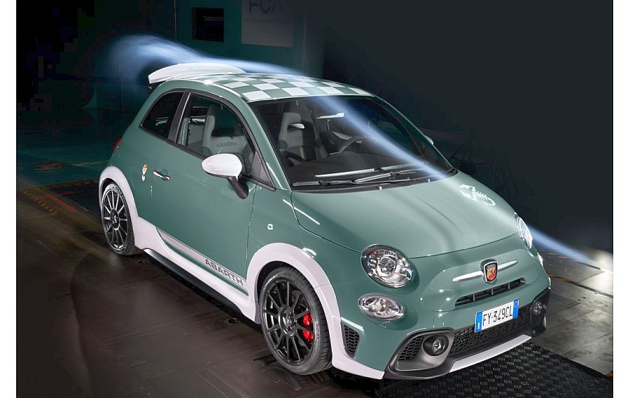 Abarth 695 70 Anniversario