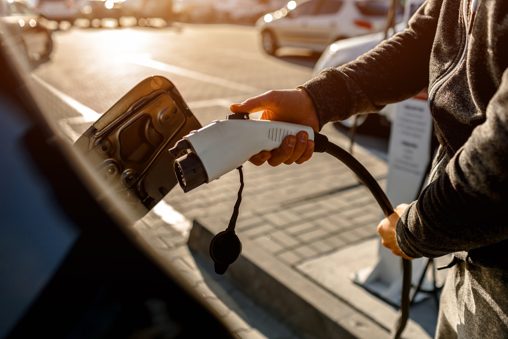 ładowanie samochodu elektrycznego