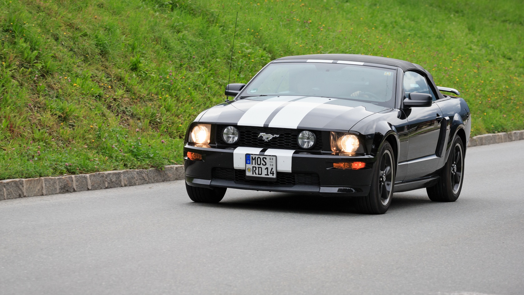 Ford Mustang - sportowe auta do 40 tys. pln