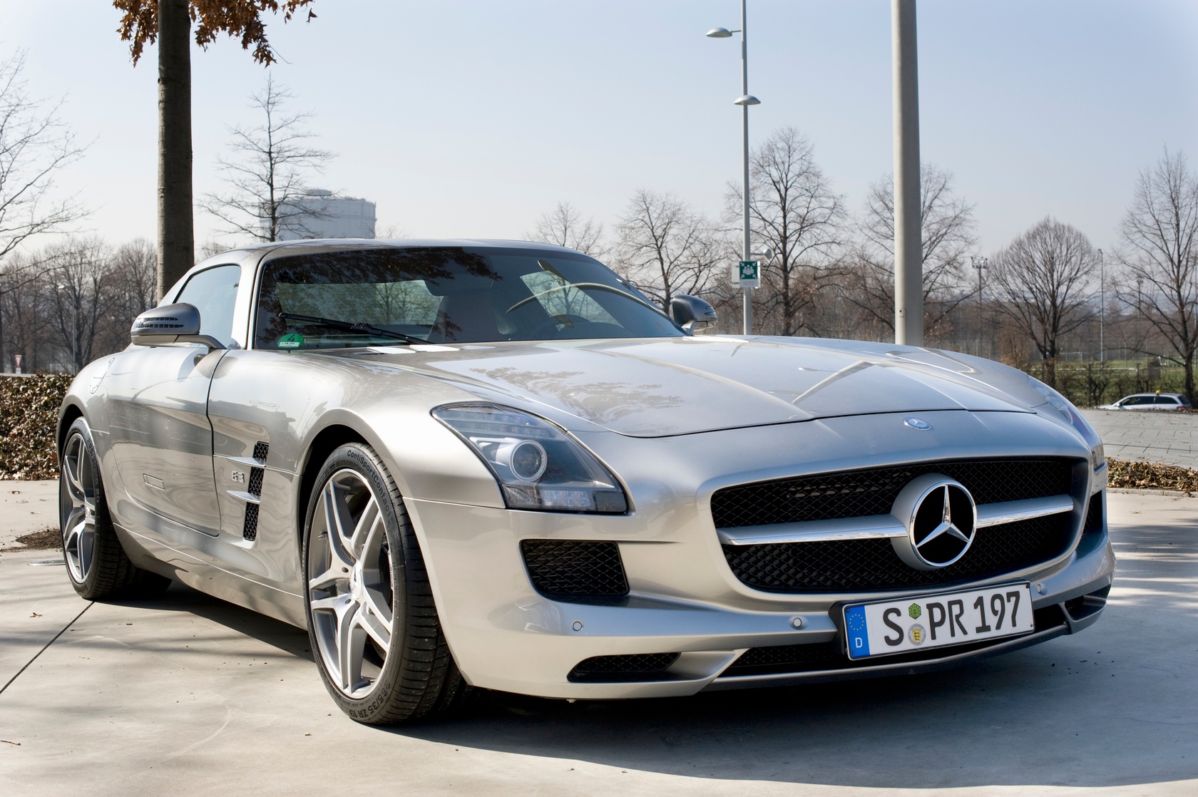 Auto retro Mercedes SLS AMG.