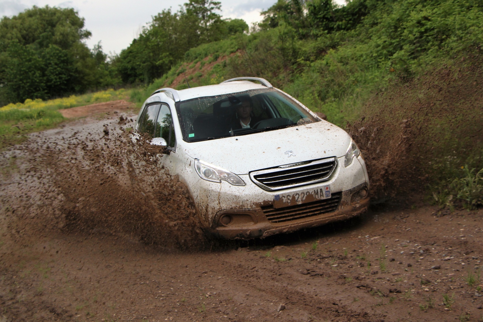 Peugeot 2008 jazda terenowa