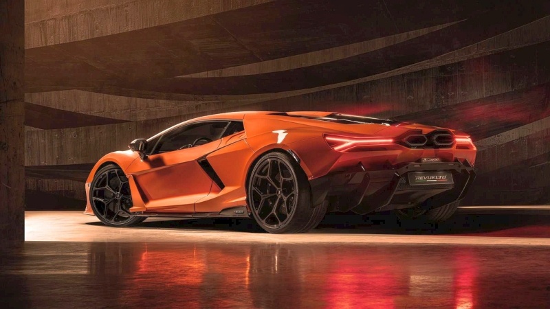 Lamborghini Revuelto