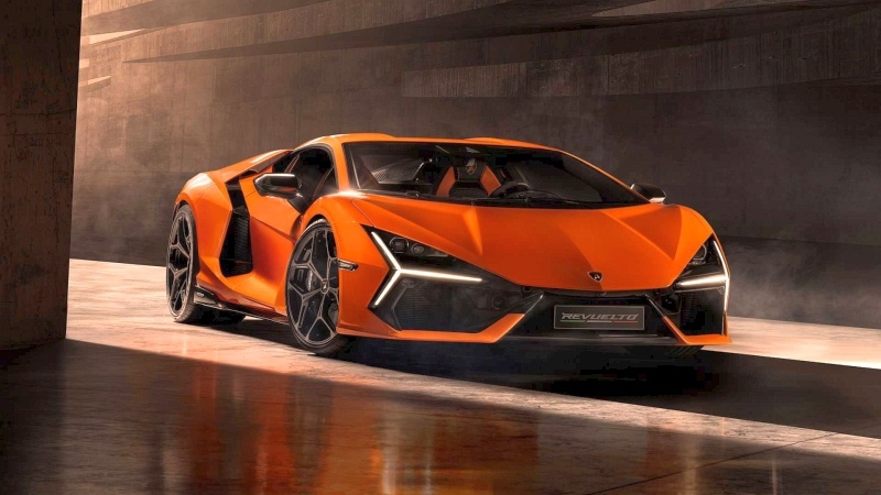 Lamborghini Revuelto