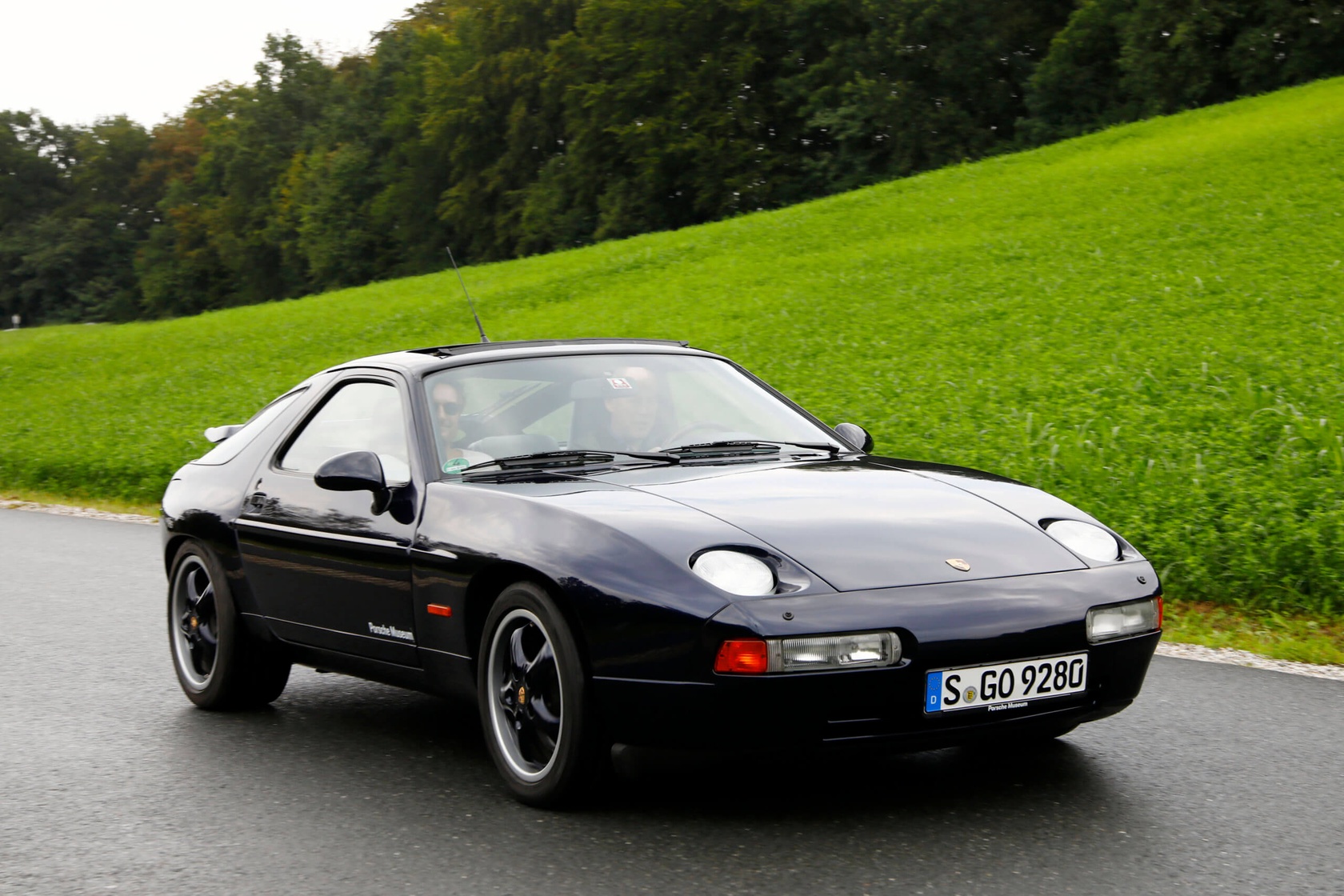 Porsche 928 reflektory typu pop-up