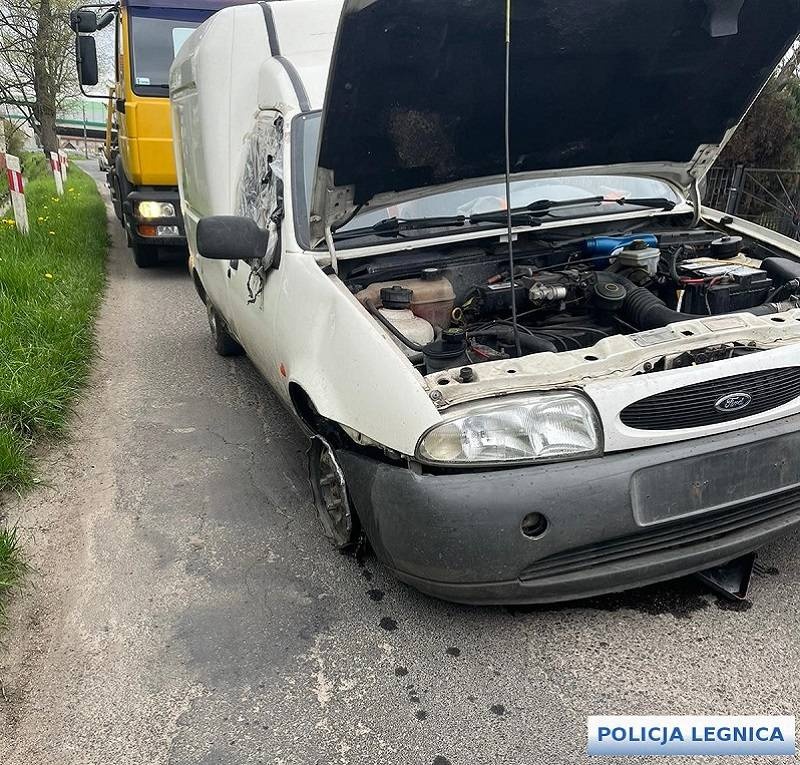 Holował auto pod wpływem alkoholu. Fot. KMP Legnica