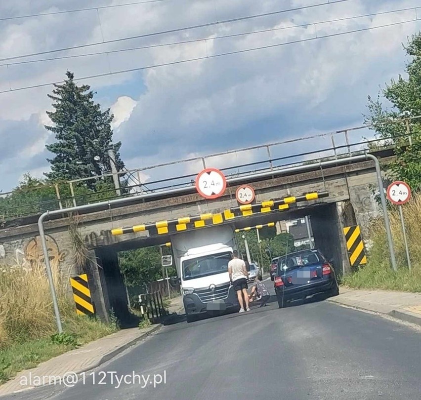 Słynny wiadukt w Tychach. Fot. 112Tychy - Tyskie Służby Ratownicze