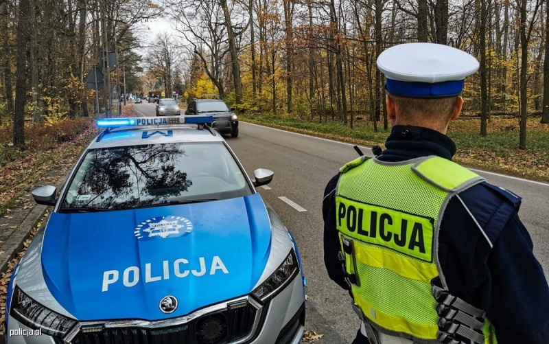 policjant radiowóz