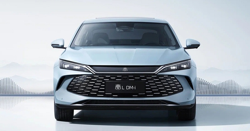 BYD Qiin L - przód