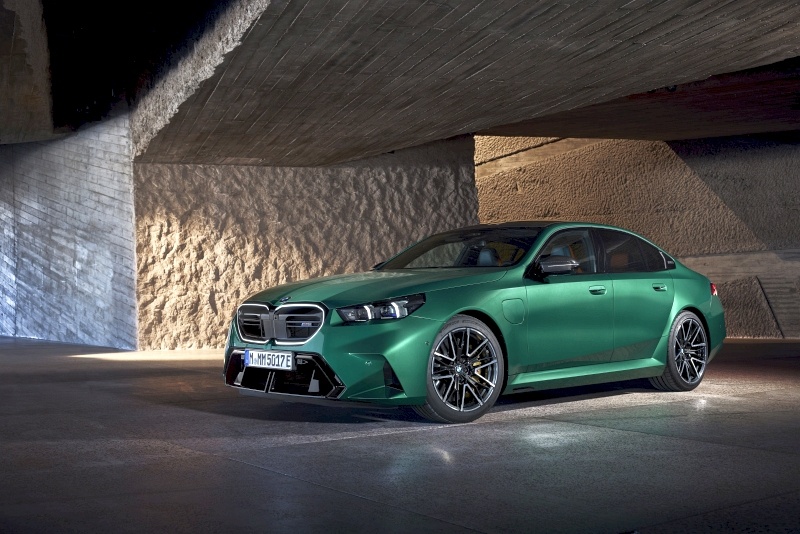 2025 BMW M5