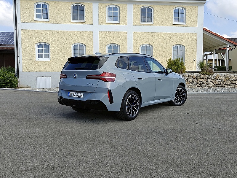 2025 BMW X3 20 xDrive - tył