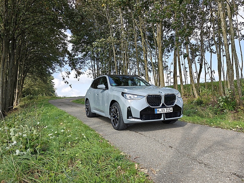 2025 BMW X3 20 xDrive - przód