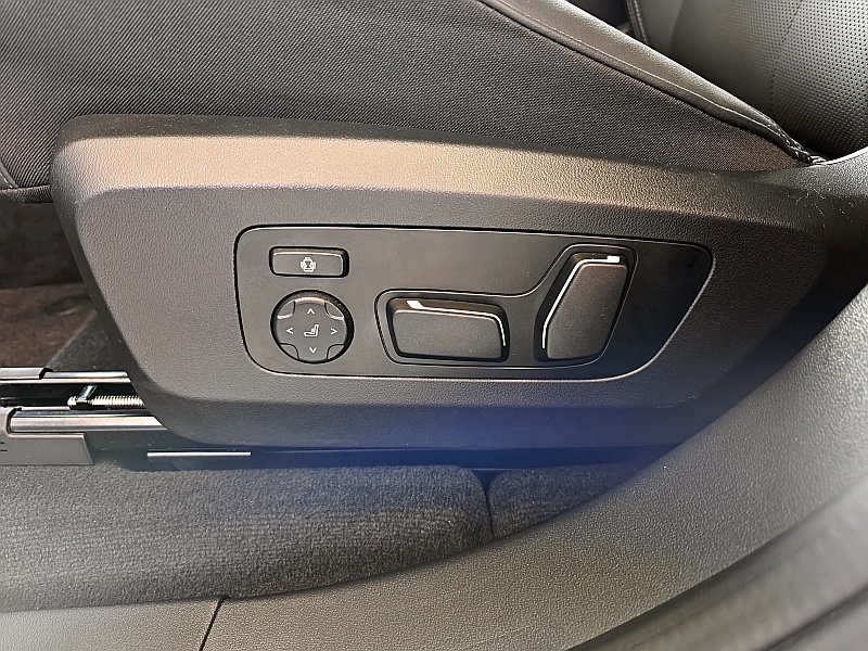 2025 BMW X3 20 xDrive - panel