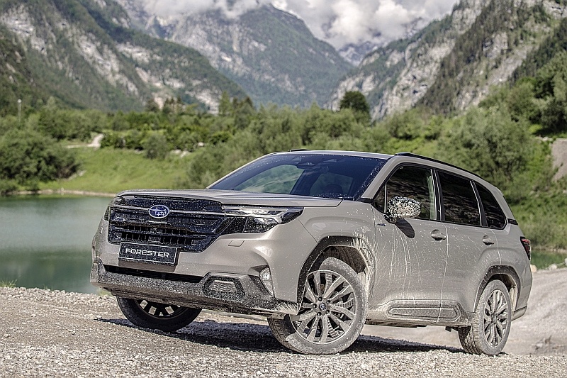 2025 Subaru Forester - przód