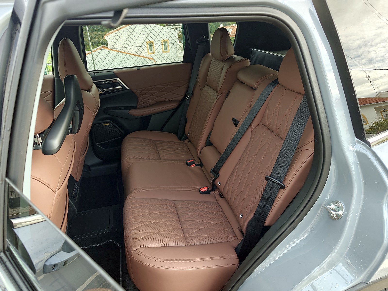 2025 Mitusbishi Outlander PHEV - kanapa