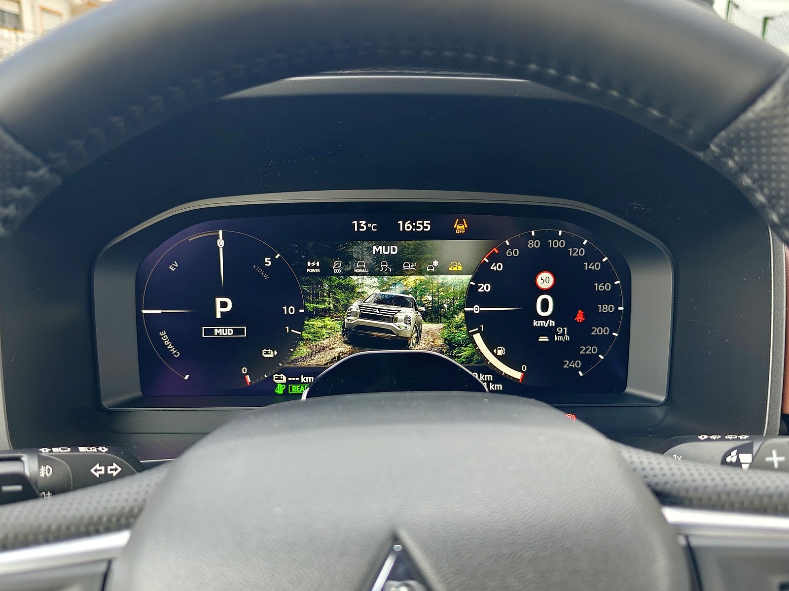 2025 Mitusbishi Outlander PHEV - ekran